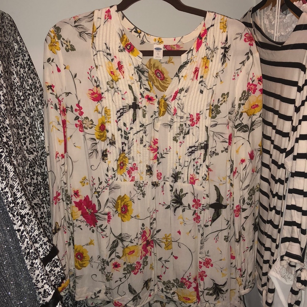 Old navy floral shirt